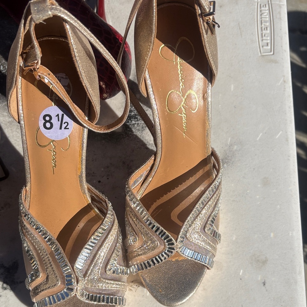 Jessica Simpson Shimmering Gold Heels damaged side